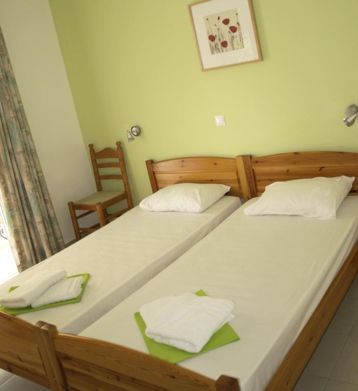 Nikolaki Rooms Pórto Ráfti Buitenkant foto