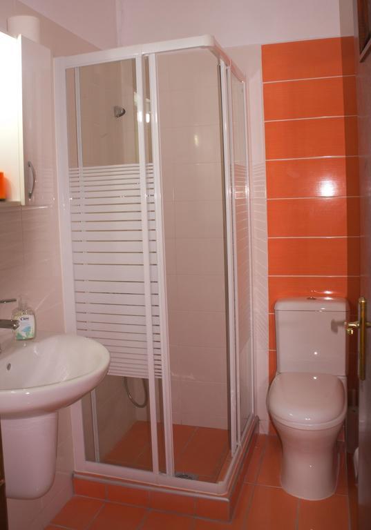 Nikolaki Rooms Pórto Ráfti Buitenkant foto