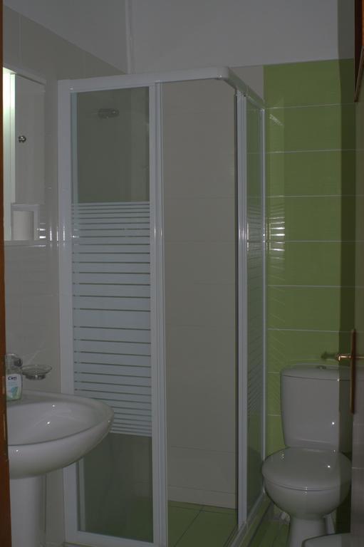 Nikolaki Rooms Pórto Ráfti Buitenkant foto