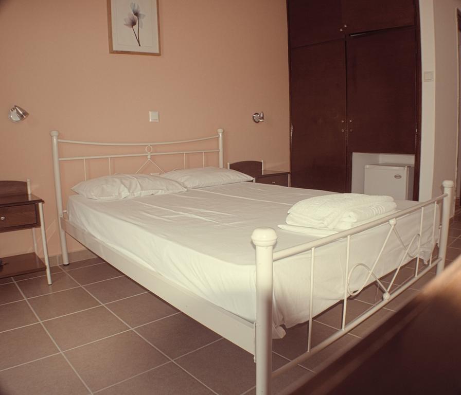 Nikolaki Rooms Pórto Ráfti Buitenkant foto